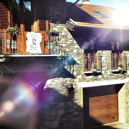 בית הארחה Casa Del Folletto סטרסה